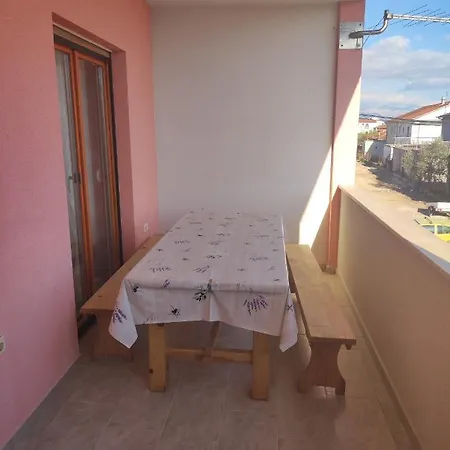 Paic Apartment Kastela