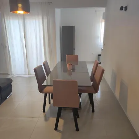 Paic Apartment Kastela